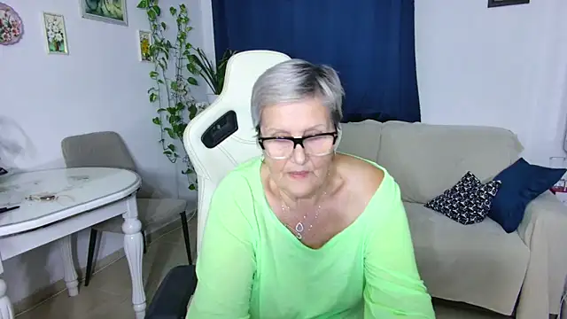 Selenna57 live sex cam