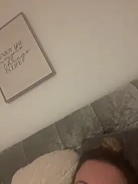 Piper_Milf_36's cam snapshot