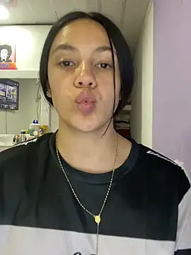 Marianahb-e's cam snapshot