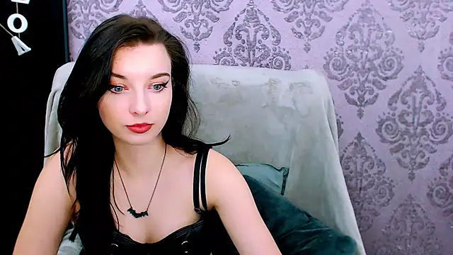 DominantLuna's cam snapshot