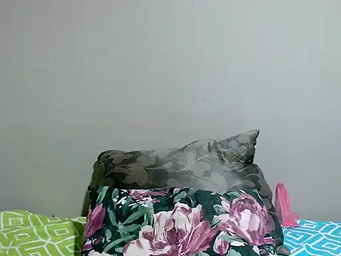 MzCoco's cam snapshot