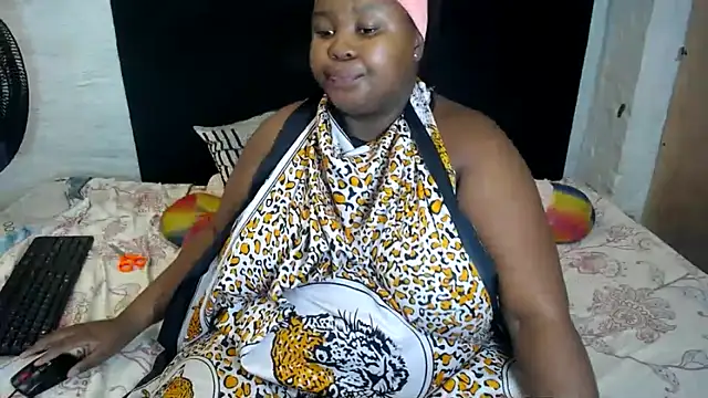 SexyBubblies96's cam snapshot