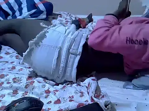 Just_Karu's cam snapshot