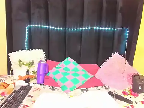 AmazingDarkDoll's cam snapshot