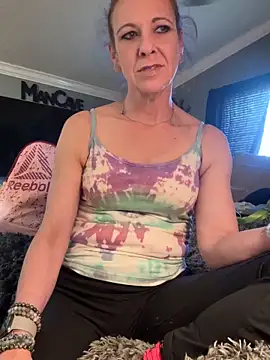 Lilbeezie81 live sex cam