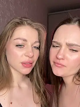 LeilaFloraX live sex cam