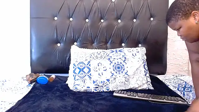 LadyBear2002's cam snapshot