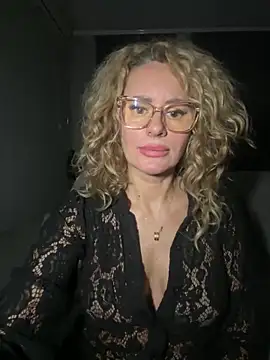 Tania201243 live sex cam