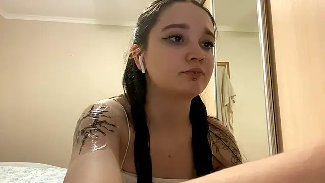 PiecingMap live sex cam