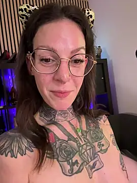 Lea-Kirsch live sex cam