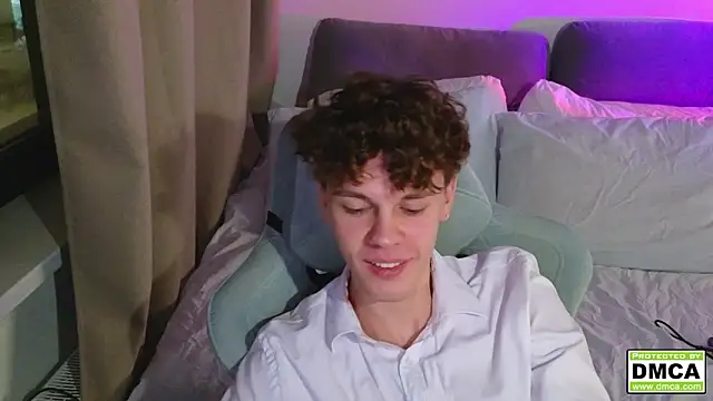 cute_thomas live sex cam