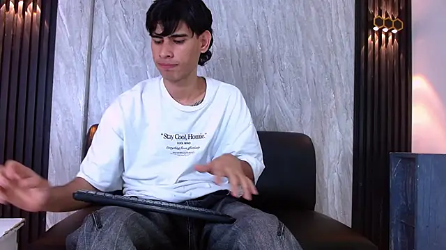 KevinBrooks_'s cam snapshot