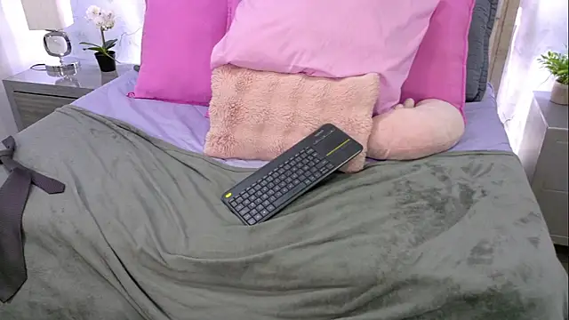 MiaaBlake_'s cam snapshot