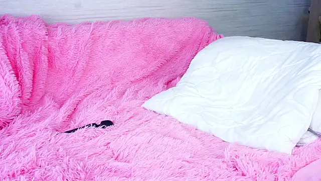 YettaCalabria's cam snapshot