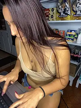 -BabyLuna's cam snapshot