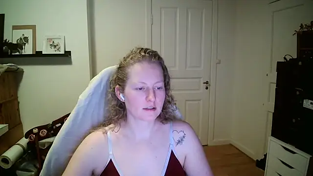 Girlnina-1995's cam snapshot