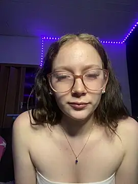 YoungLisaa18's cam snapshot