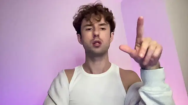 heyhoneyalex's cam snapshot