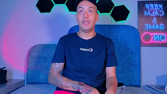 TommyBlue_ live sex cam