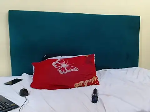 FreakyMelanin18's cam snapshot