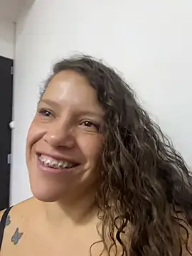 mila_bloom_'s cam snapshot