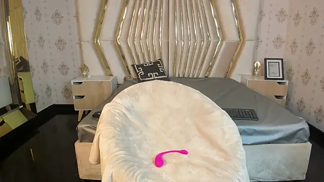 DoveMullerr2's cam snapshot