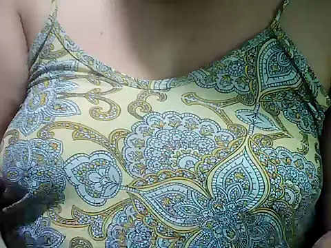 Sexyhorney4u's cam snapshot