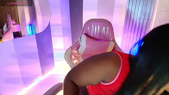 ThanishaGill's cam snapshot