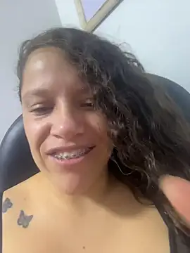 mila_bloom_'s cam snapshot