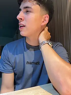 AdrianRinaldi live sex cam