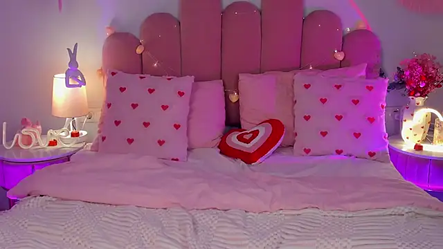 ElsaYoung live sex cam