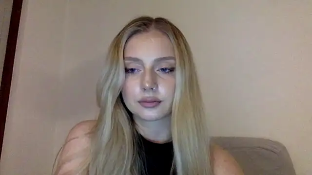 MayaWetDream's cam snapshot