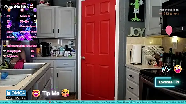 YogaHottie76's cam snapshot