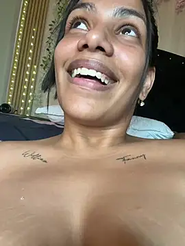 ArielleMillerr-'s cam snapshot