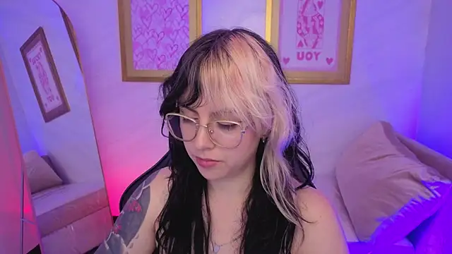 Hela_v's cam snapshot