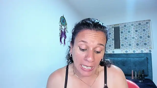 sofi_saliva2511's cam snapshot