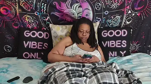 RENAESPLEASUREPALACE's cam snapshot