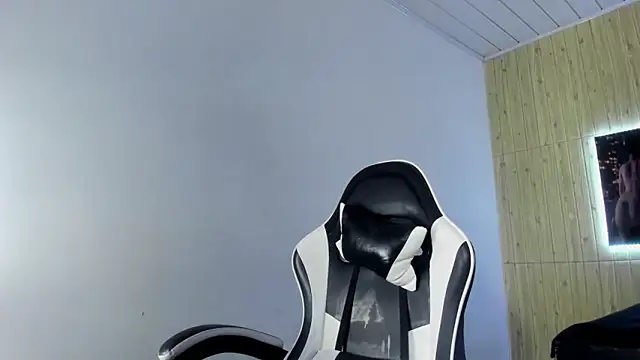 Raven_Rouge_'s cam snapshot