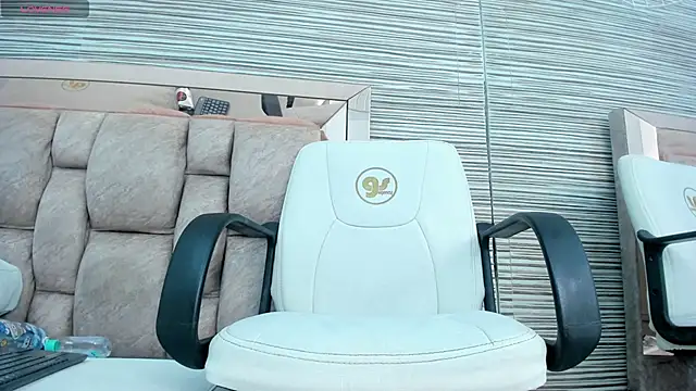 rossy_roose's cam snapshot