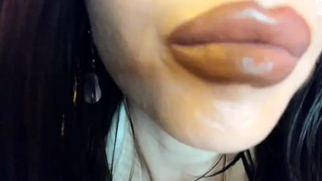 Politeeliza's cam snapshot