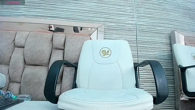 rossy_roose's cam snapshot