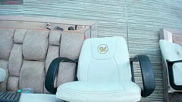 rossy_roose's cam snapshot