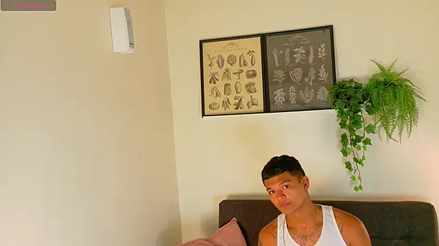 AndrewKenoxx_'s cam snapshot