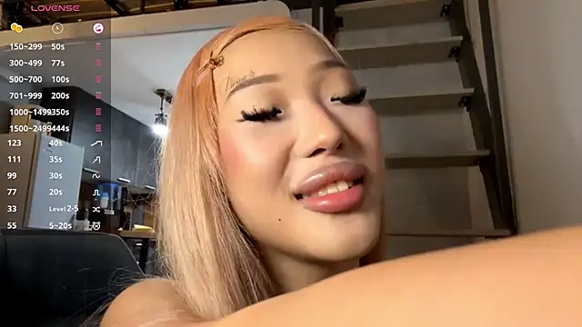 EIeniVanwart live sex cam