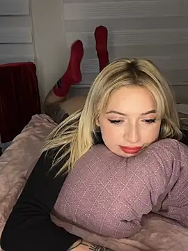 yaprakmericc live sex cam