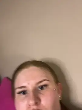 RedFoxQueen live sex cam