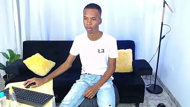 gusy_18 live sex cam