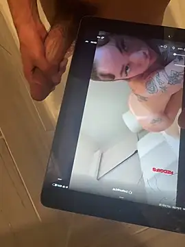 finishlaterrr's cam snapshot