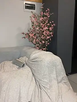 CurvyDesire1 live sex cam