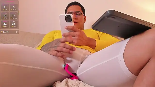 Maximoscott live sex cam